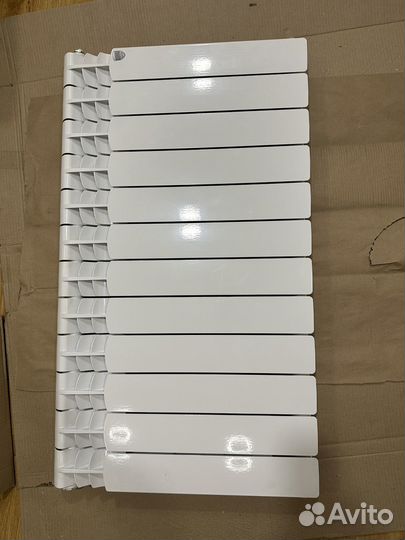 Биметалический радиатор royal новый