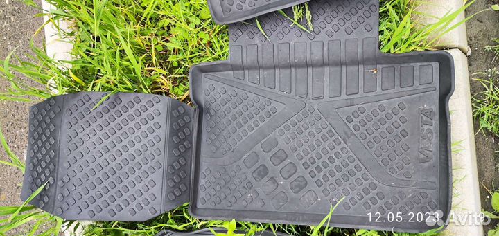 Полики на Лада Веста