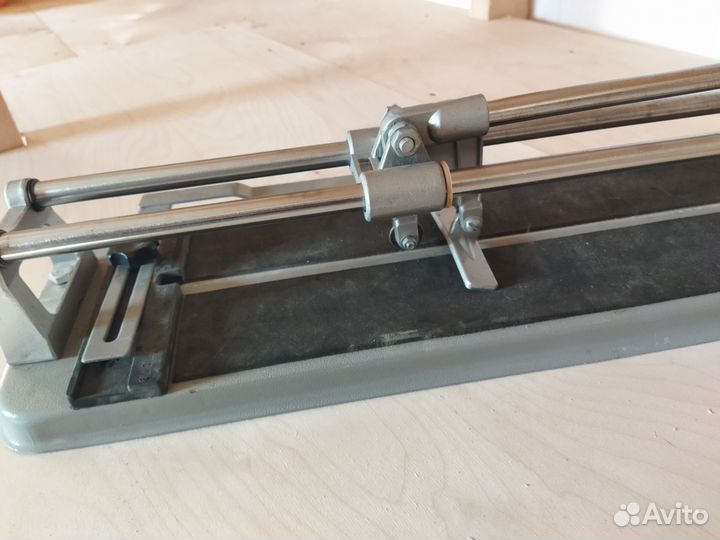 Плиткорез ручной бу