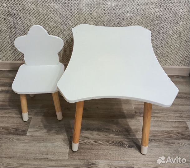 Детский стол и стул