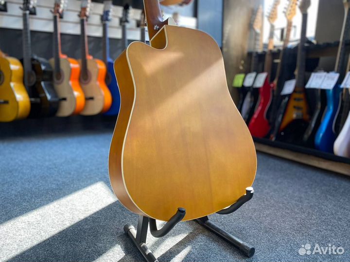 Акустическая гитара
