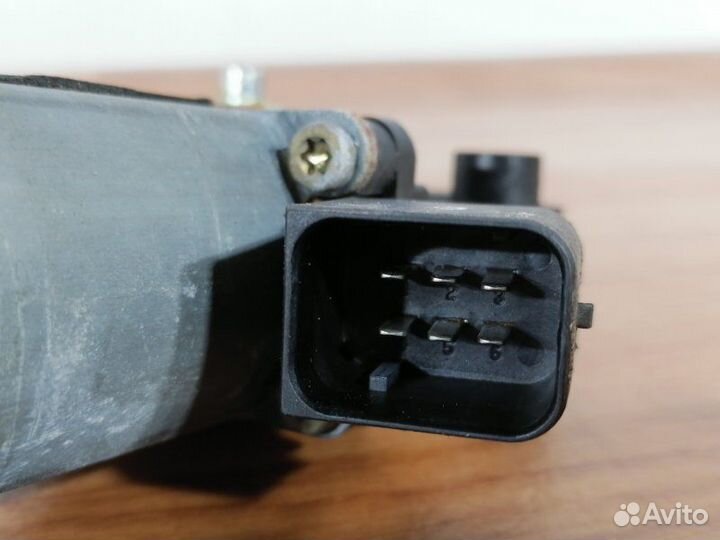 Мотор стеклоподъемника задний левый Mercedes-Benz