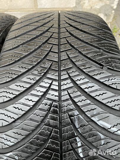 Goodyear Vector 4Seasons Gen-2 235/45 R18