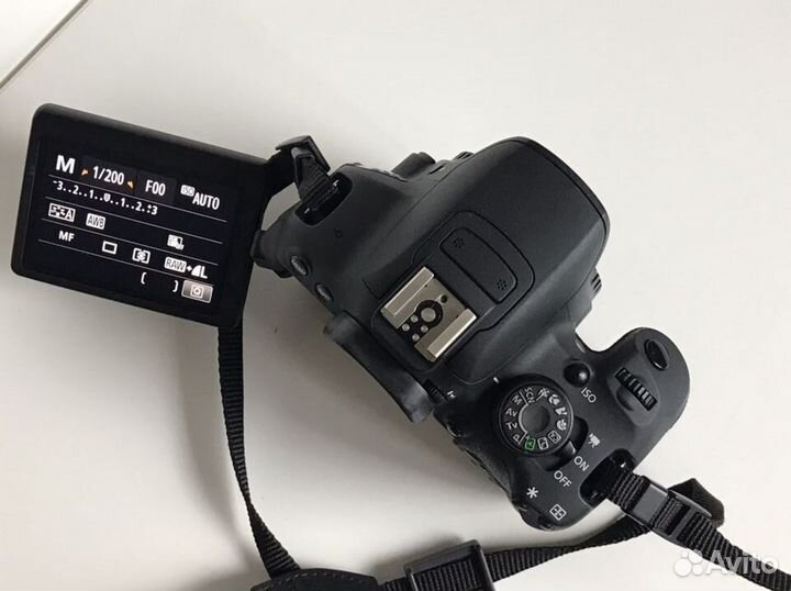 Canon 700d body, 18мп, сенсорный экран