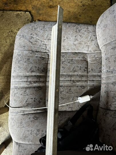 Волга 3102 Накладка крепления обивки багажника