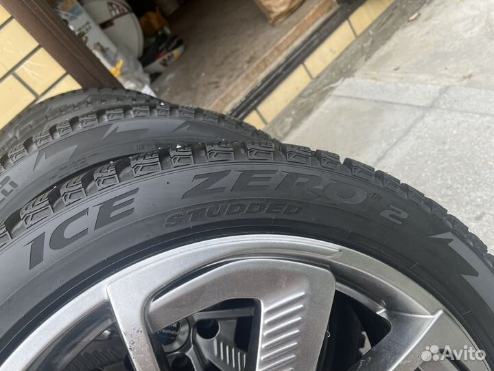 Pirelli Ice Zero 2 18/45 R18 98