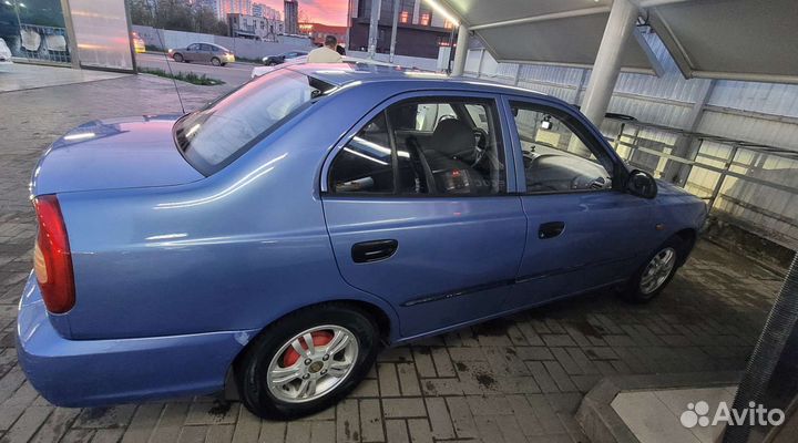 Hyundai Accent, 2004