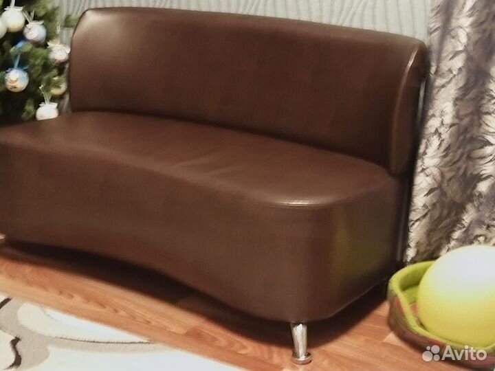 Маленький диванчик