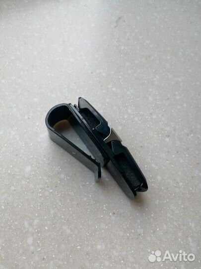 Держатель для очков в машину