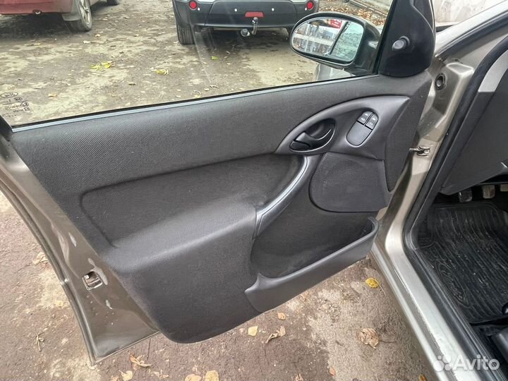 Ford Focus 1.8 МТ, 2004, 131 377 км