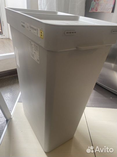 Мусорный контейнер