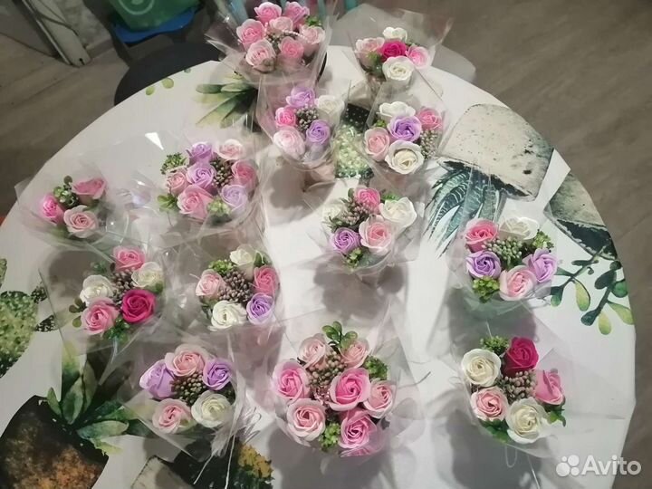 Букетик комплимент из мыльных цветов