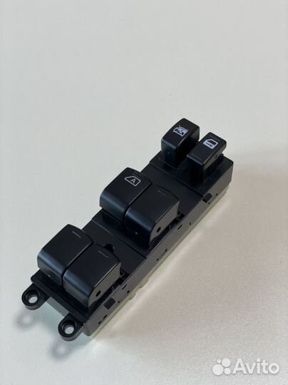 Блок управления стеклоподъемниками Nissan Tiida