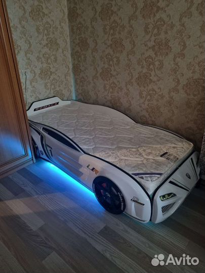 Детская кровать машина с матрасом