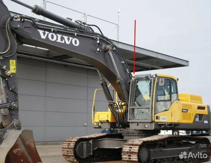 Стекло правое у стрелы на экскаватор Volvo EC 380