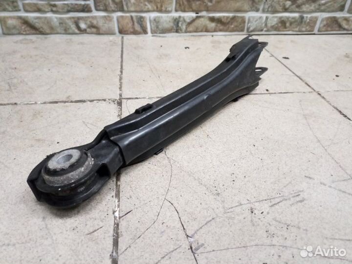 Рычаг подвески верхний задний правый Mercedes-Benz