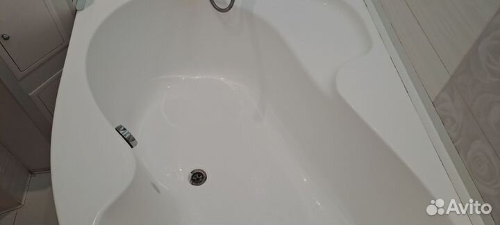 Ванна акриловая 150 105