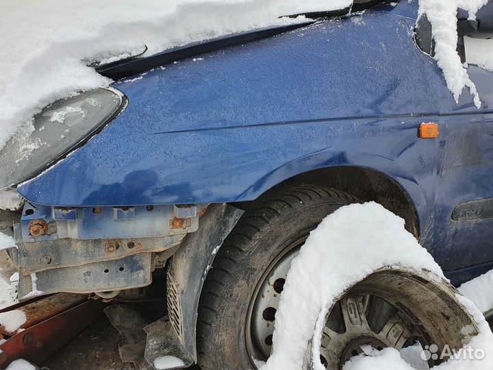 Крыло переднее левое Renault Megane Scenic 1 сцени