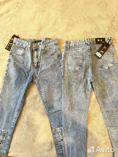 Новые джинсы с биркой