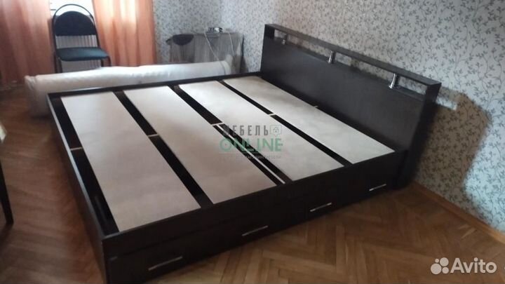 Кровать двуспальная с ящиками