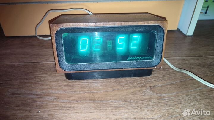 Ламповые электронные часы СССР Электроника Г9.02