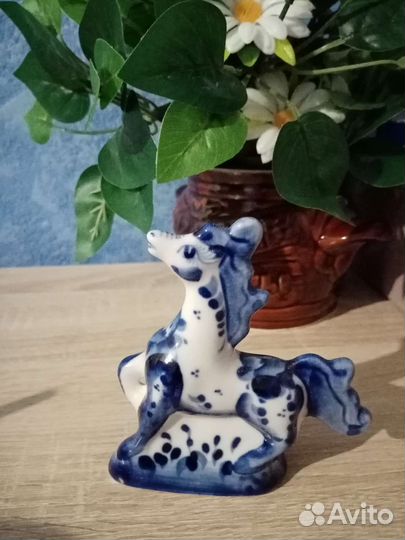 Статуэтка Конь. Гжель