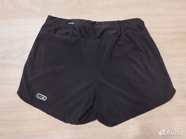 Легкие спортивные шорты 42 размер