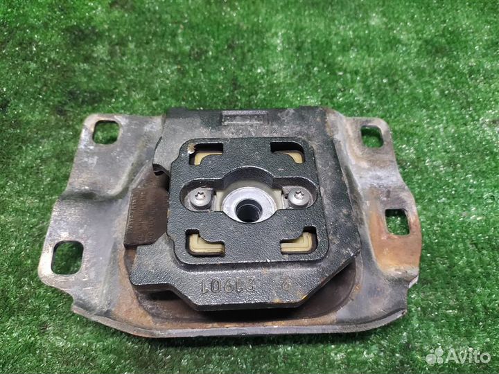 Опора (подушка) кпп Ford Focus 3 (CB8) 2015