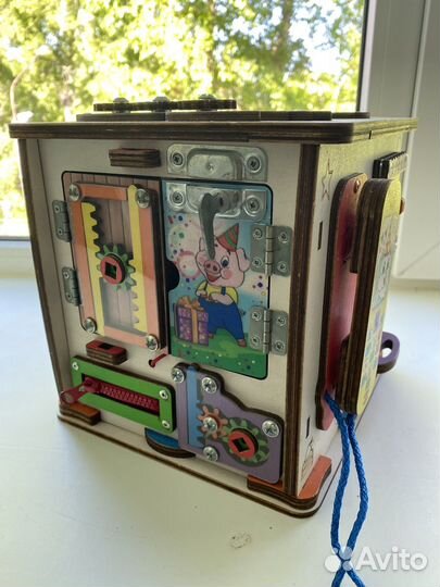 Бизиборд домик