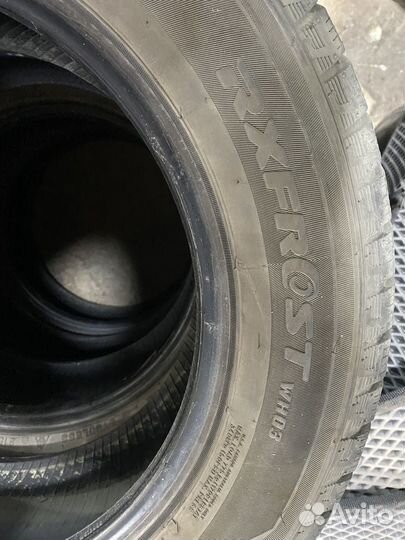 RoadX RX Frost WH03 215/60 R16