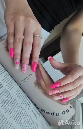 Модель на маникюр с покрытием гель лак