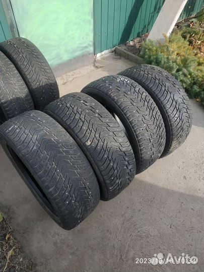 Nokian Tyres Hakkapeliitta 8 215/55 R17 98T