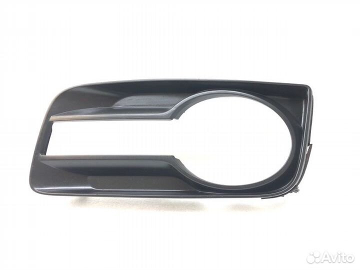 Накладка противотуманной фары передняя левая Mazda