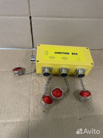 Соединительная коробка Moba для асфальтоукладчика