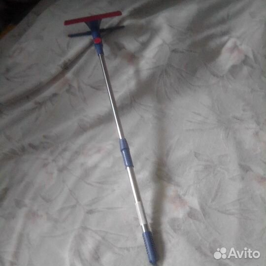 Швабра поворотная со скребком выдвижная поворотная