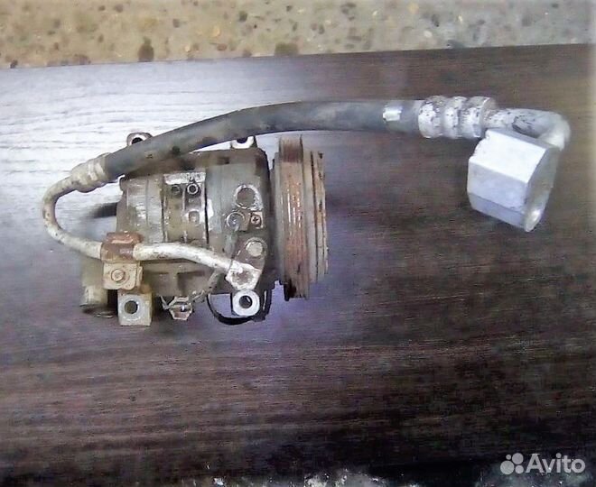 Компрессор кондиционера Nissan Almera Primera