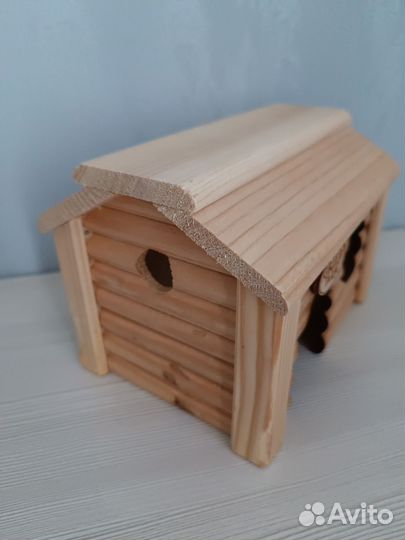 Шар, деревянный дом, лабиринт для джунгарика