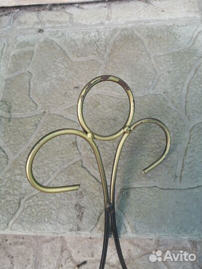 Подставка для цветов настенная