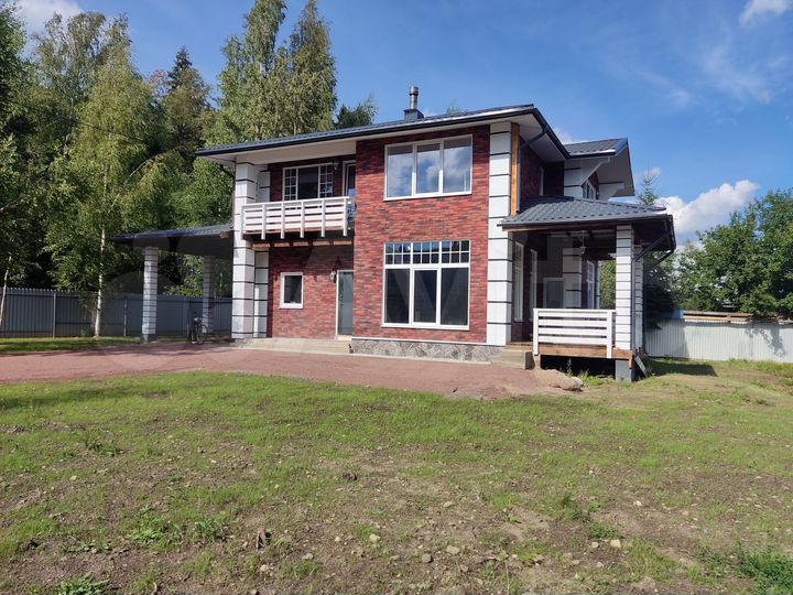 Дом 166,5 м² на участке 12 сот.