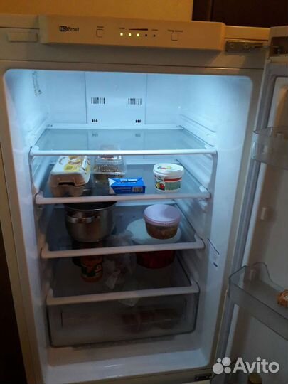Холодильник Samsung