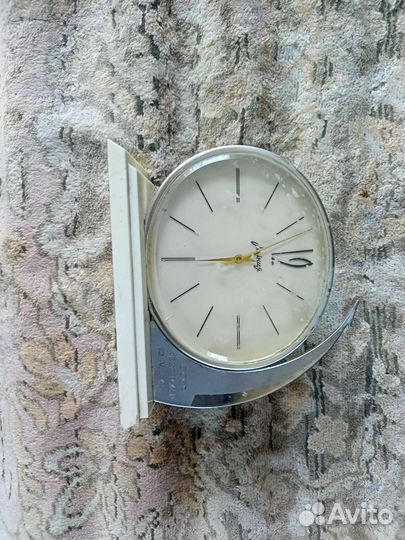 Настольные часы