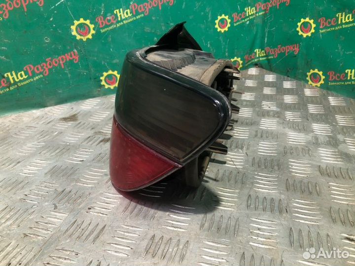 Фонарь задний правый Peugeot 406