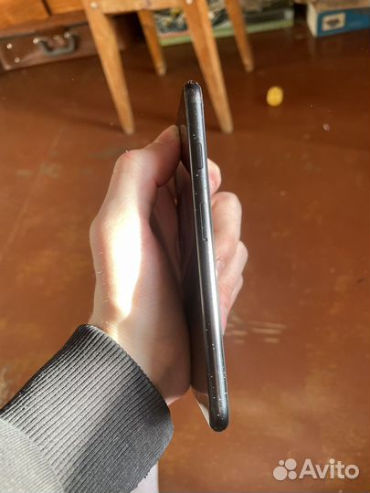 iPhone SE (2020), 64 ГБ