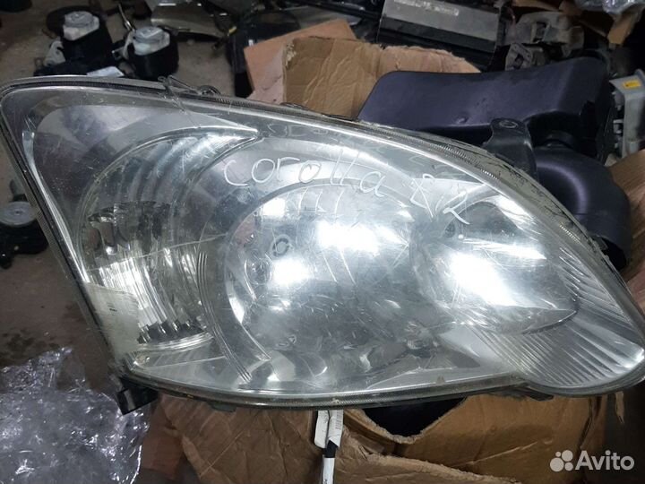 Фара правая Toyota Corolla e120