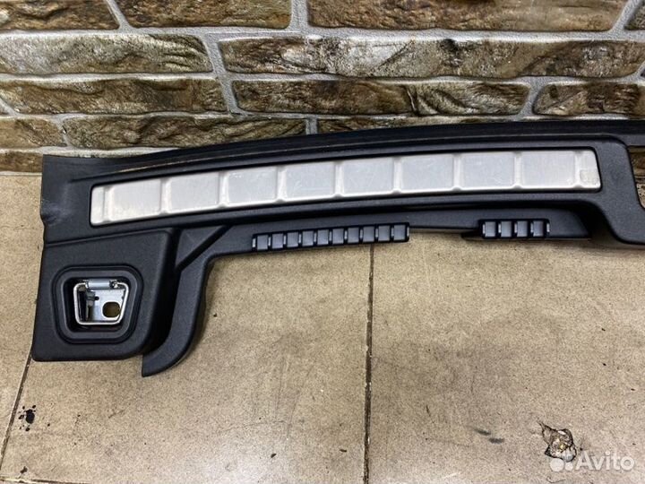 Накладка замка багажника Volvo Xc90 2 2.0 dizel