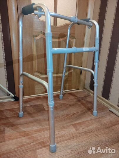 Инвалидные ходунки