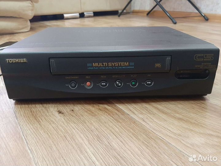 Видеомагнитофон Toshiba