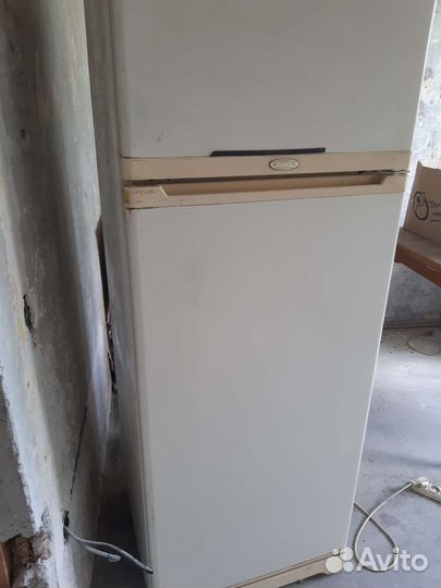 Холодильник на запчасти