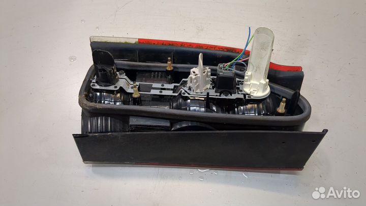 Фонарь (задний) правый Volvo XC70