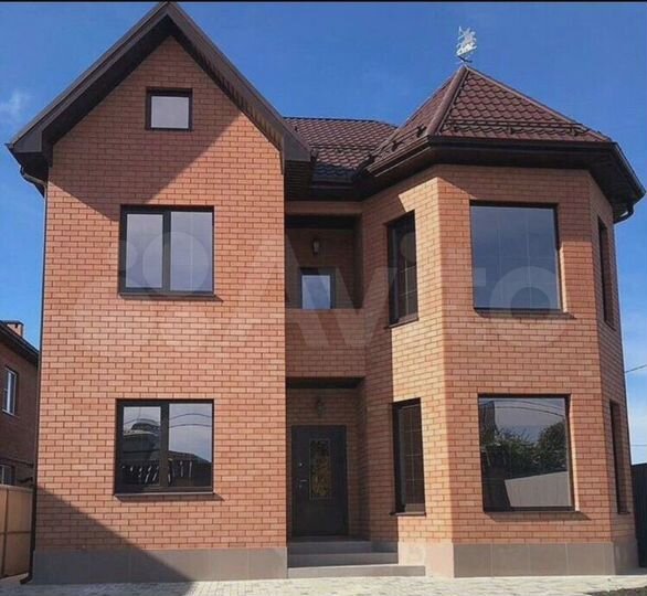 Дом 186 м² на участке 6,5 сот.